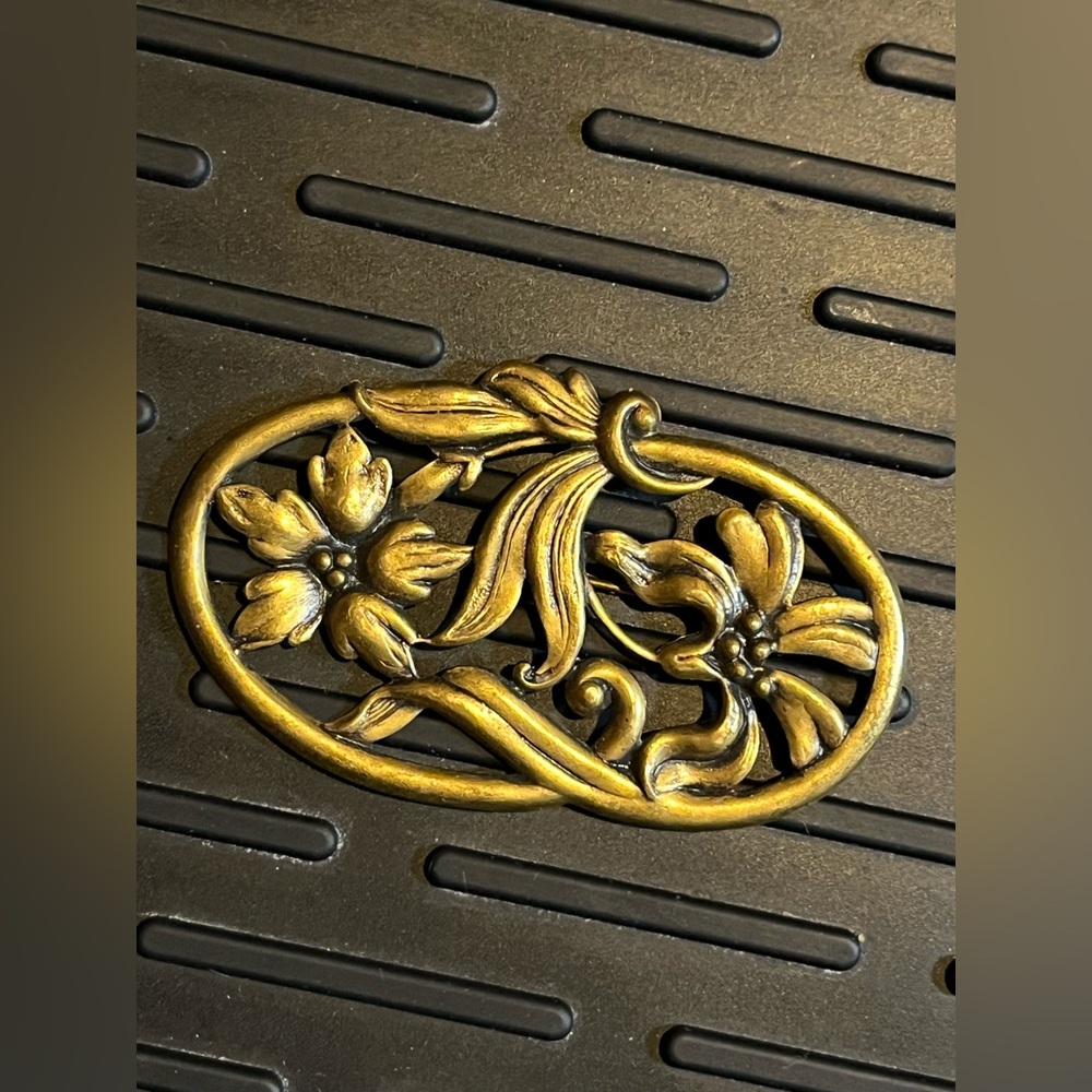 Antique Brass? Large Sash Floral Motif Brooch/Pin - Picture 2 of 9